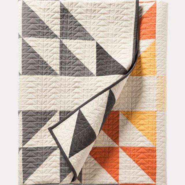 ARROWHEAD PIECED QUILT SET
