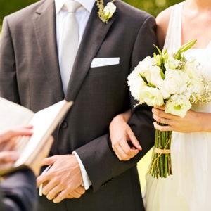 Wedding Officiant (Oficiante De Boda)