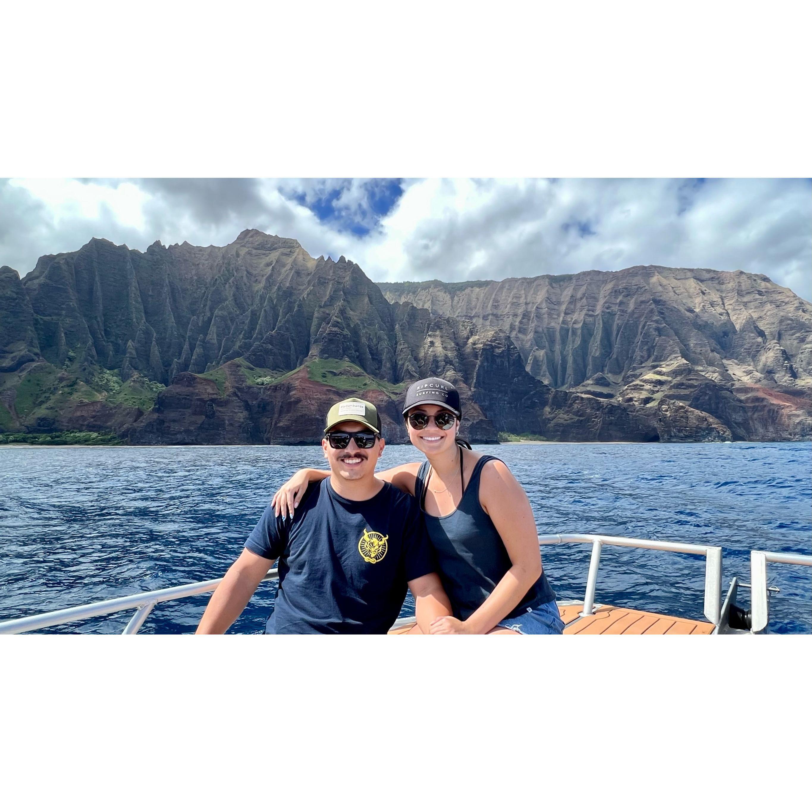 Expedition boat tour of the Napali Coast
