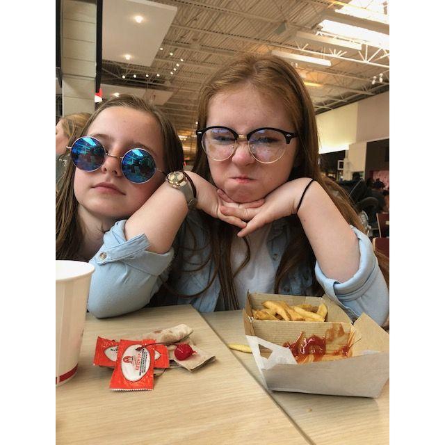 Looks like they really like the food here.