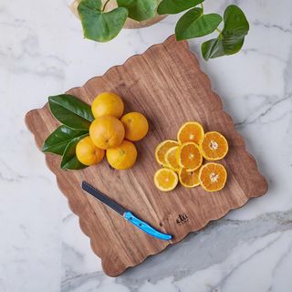 Scalloped Square Cutting Board