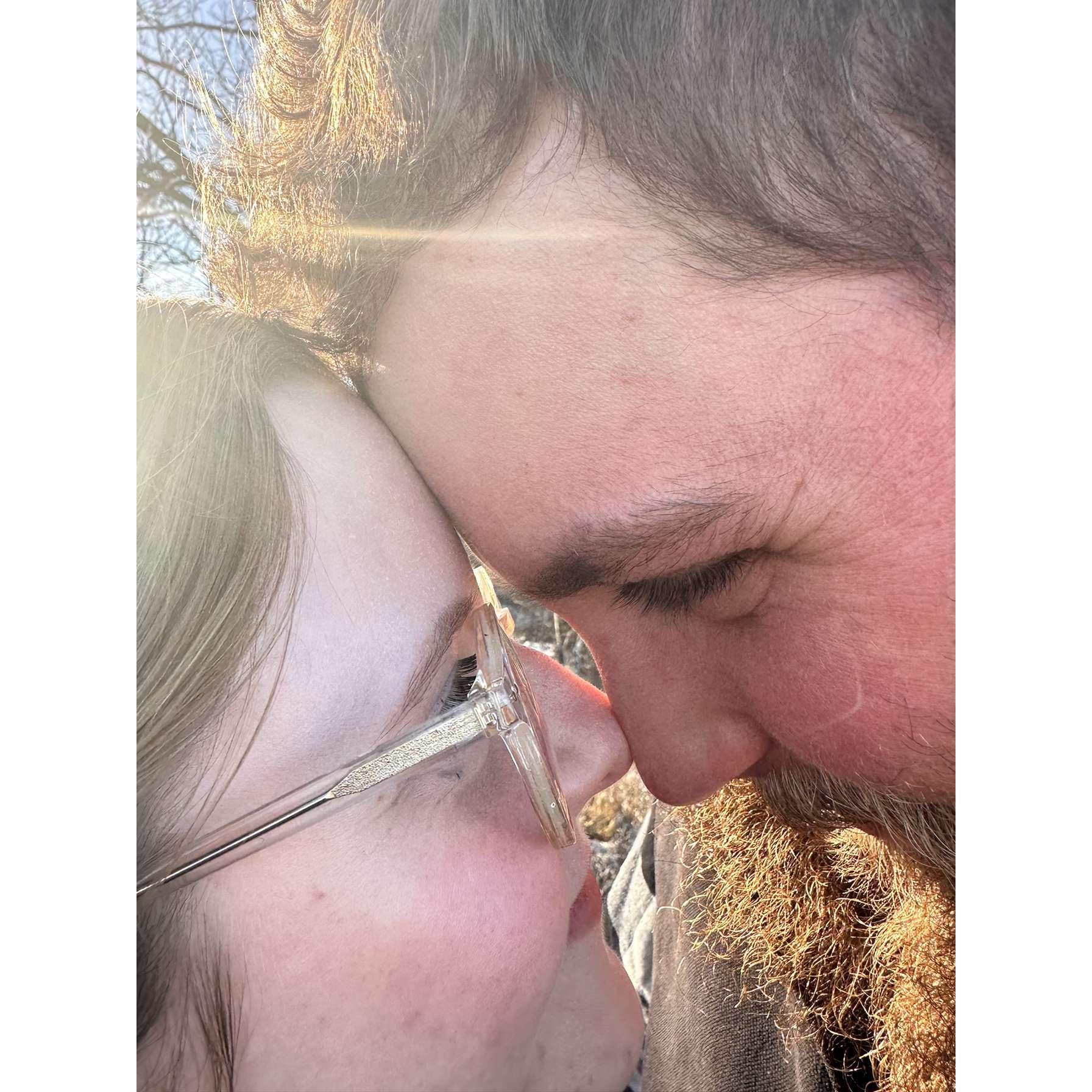 It wasn't long before this, that we tried an "Eric kissing Jenny's forehead" pose. That essentially equals an "Eric's beard in Jenny's face" pose. We liked this here, much better!