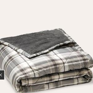 Oversized Down Throw