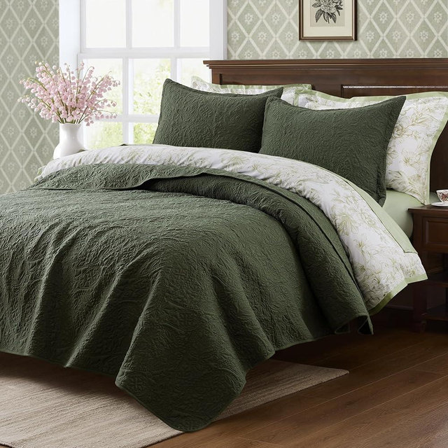 WDCOZY Paisley Quilt Set Queen Size, Olive Green Matelasse Lightweight Bedspread, Soft Farmhouse Rustic Coverlet, Spring Summer Vintage Thin Comforter, Country Bedding, 90x90 inches, 3 Pieces