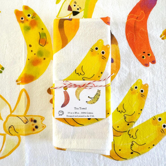 Banana Cat Tea Towel, Funny Gift for Cat Mom, Kitchen Gift, Yellow kitty