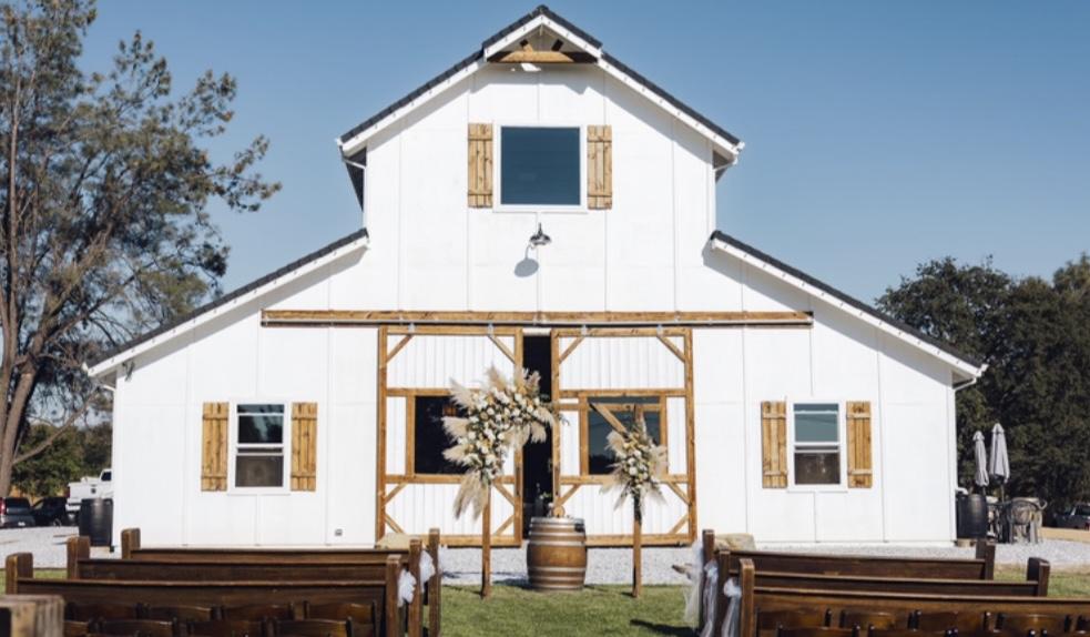 The Wedding Website of Lexi Tarailo and Logan Green