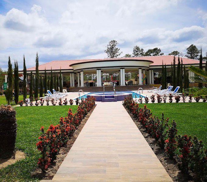 The Wedding Website of Melvin Gonzalez and Clarisa Acevedo