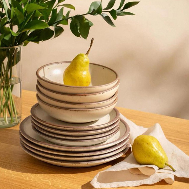 Dinnerware set