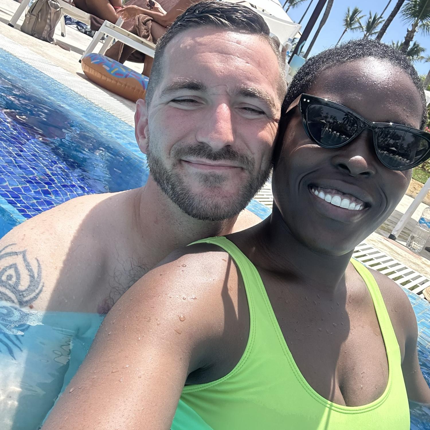 Poolside selfie 📍Punta Cana, Dominican Republic