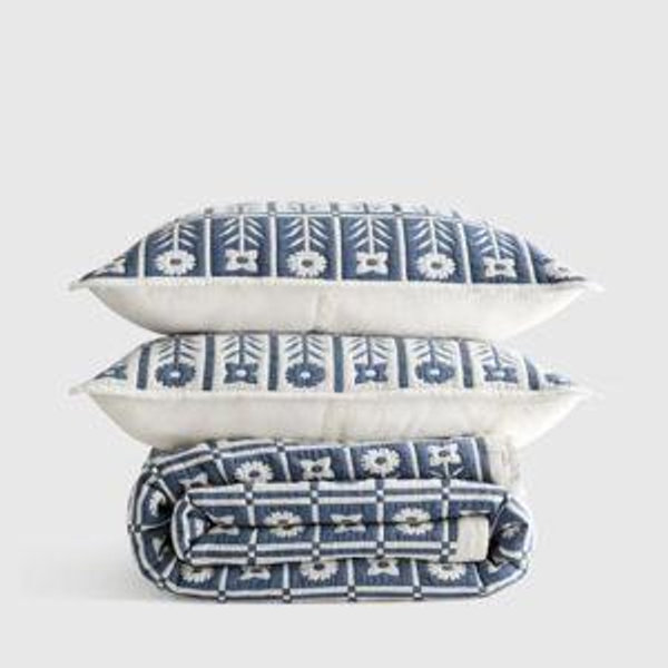 Organic Cotton Jacquard Floral Quilt Set in Glacier Blue