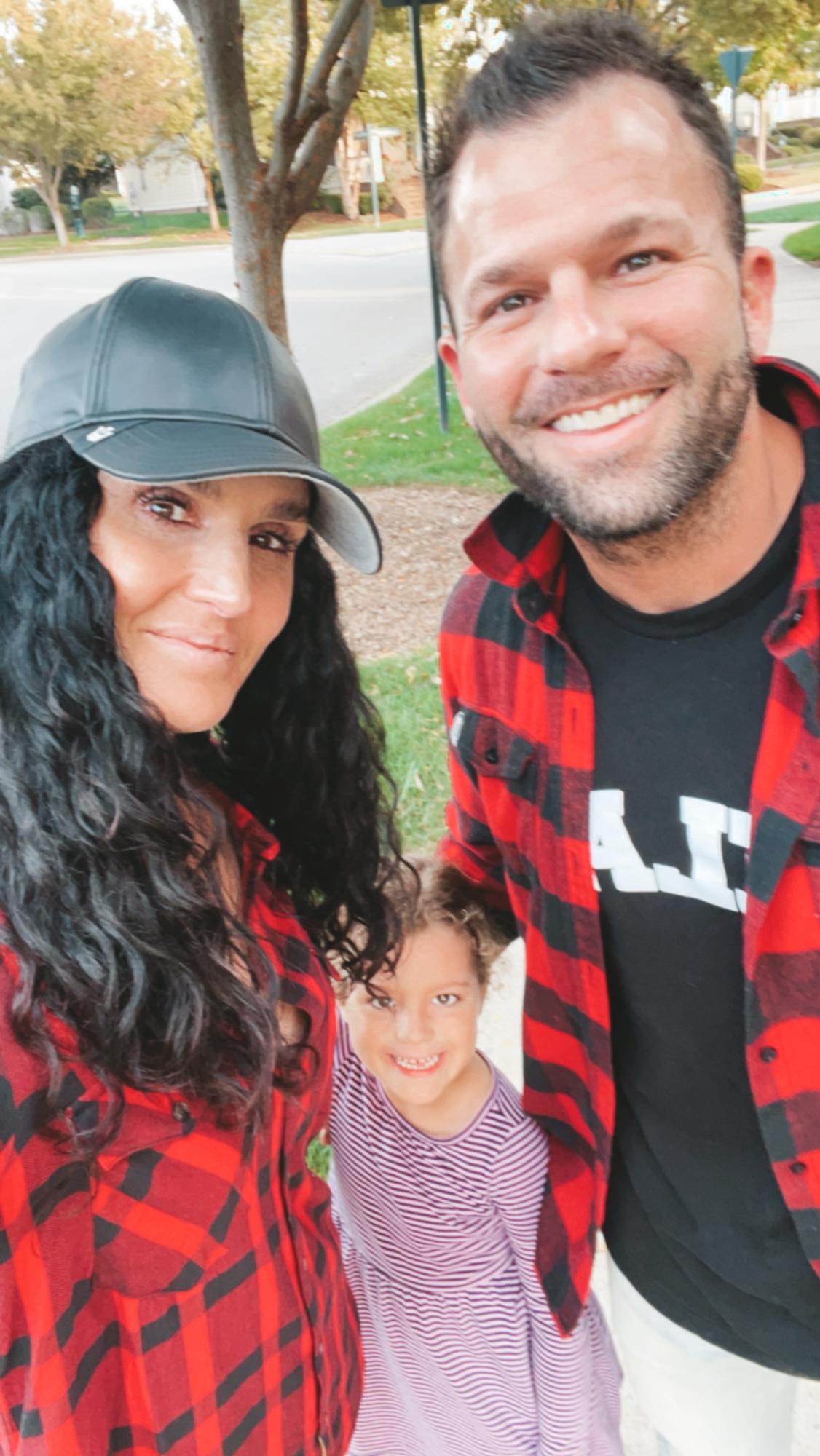 Fam walks & matching shirts ;)