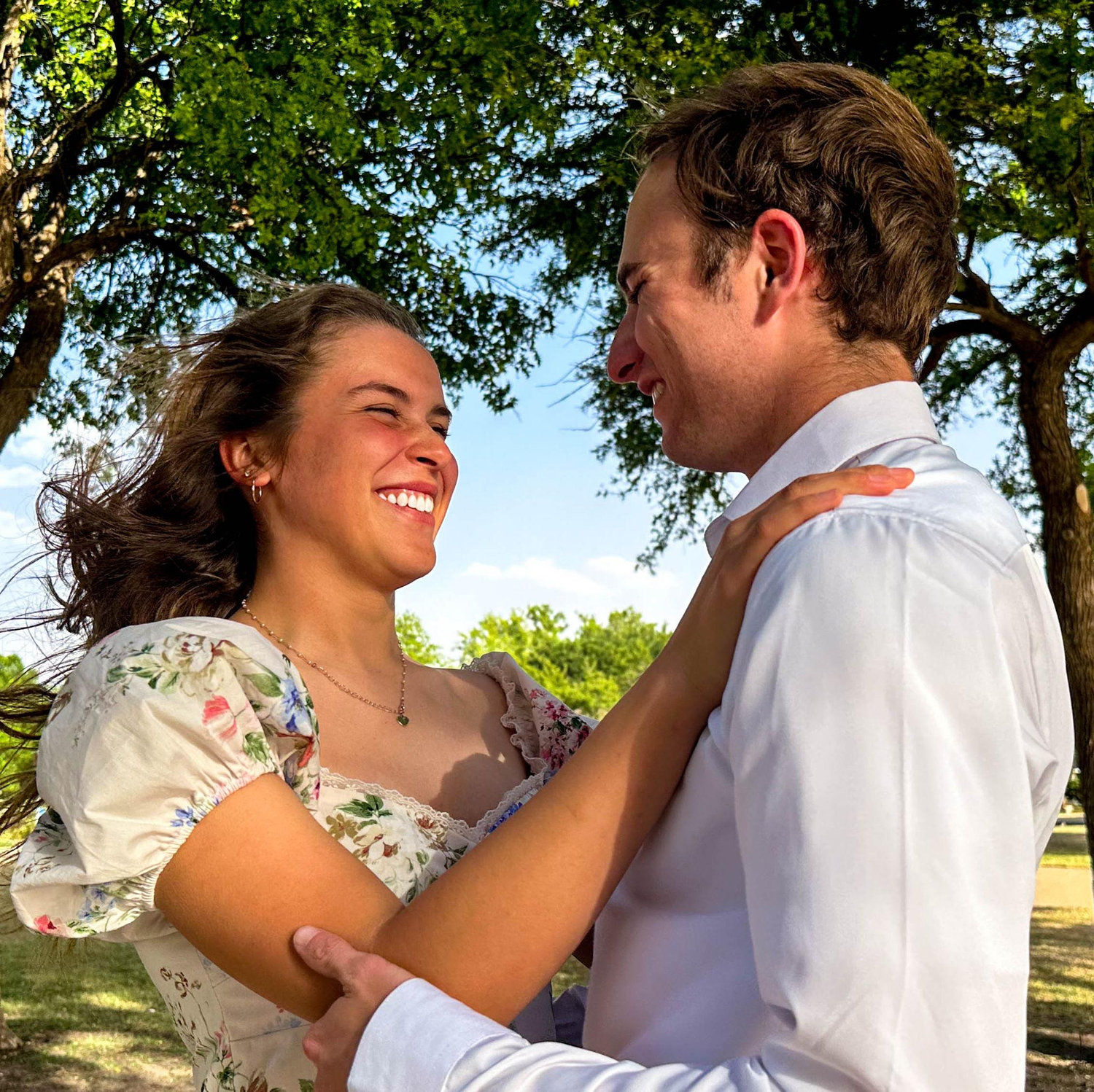 Thank you, Brayden for these incredible engagement photos! You can't tell from the pics just how windy it was that day! Or that they were all captured in just half an hour ⚡️