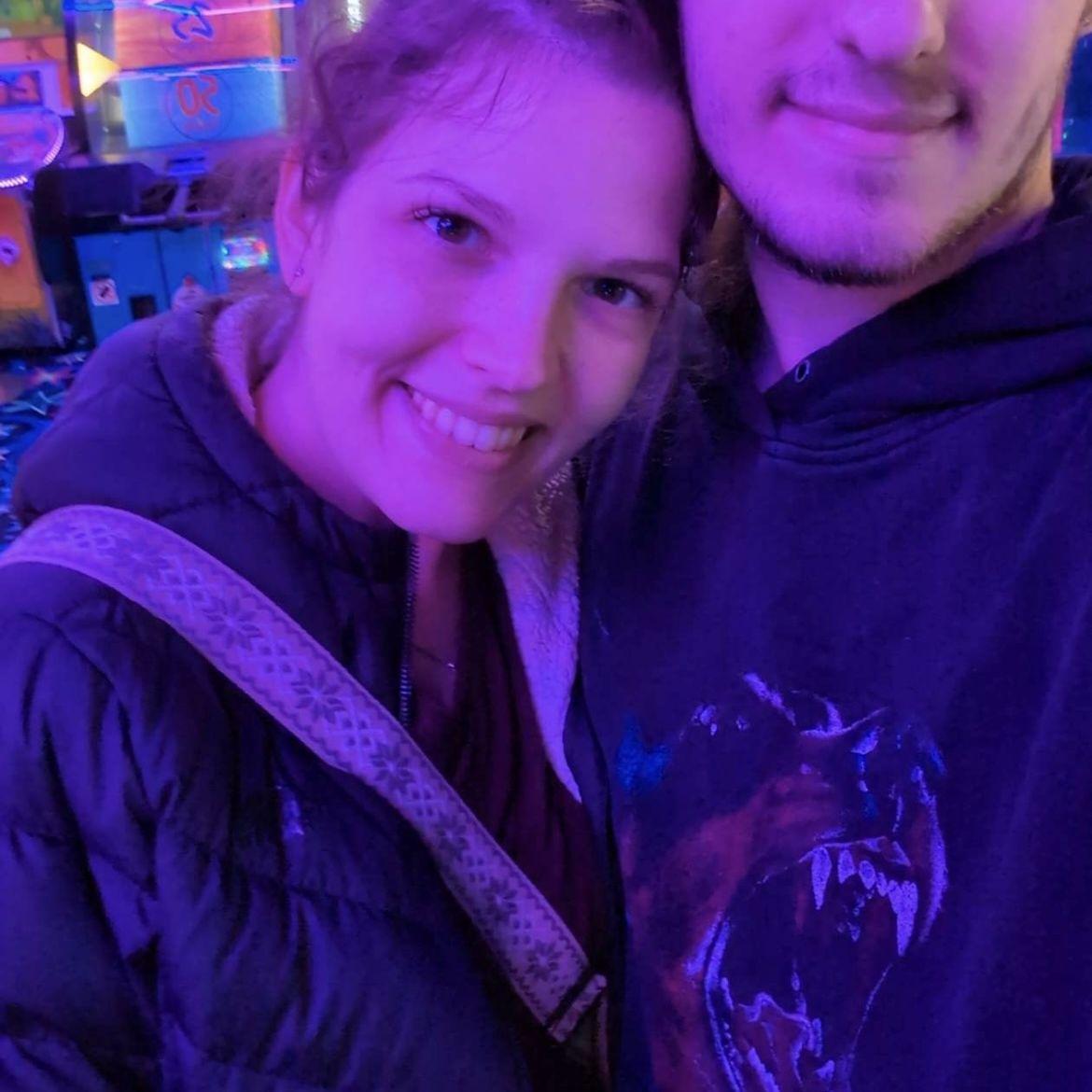 Bowling date where Brandon won Sydney a stuffed animal she named 'Goober.'
