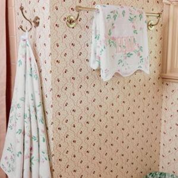Floral Scallop Bath Towel, Color Alice