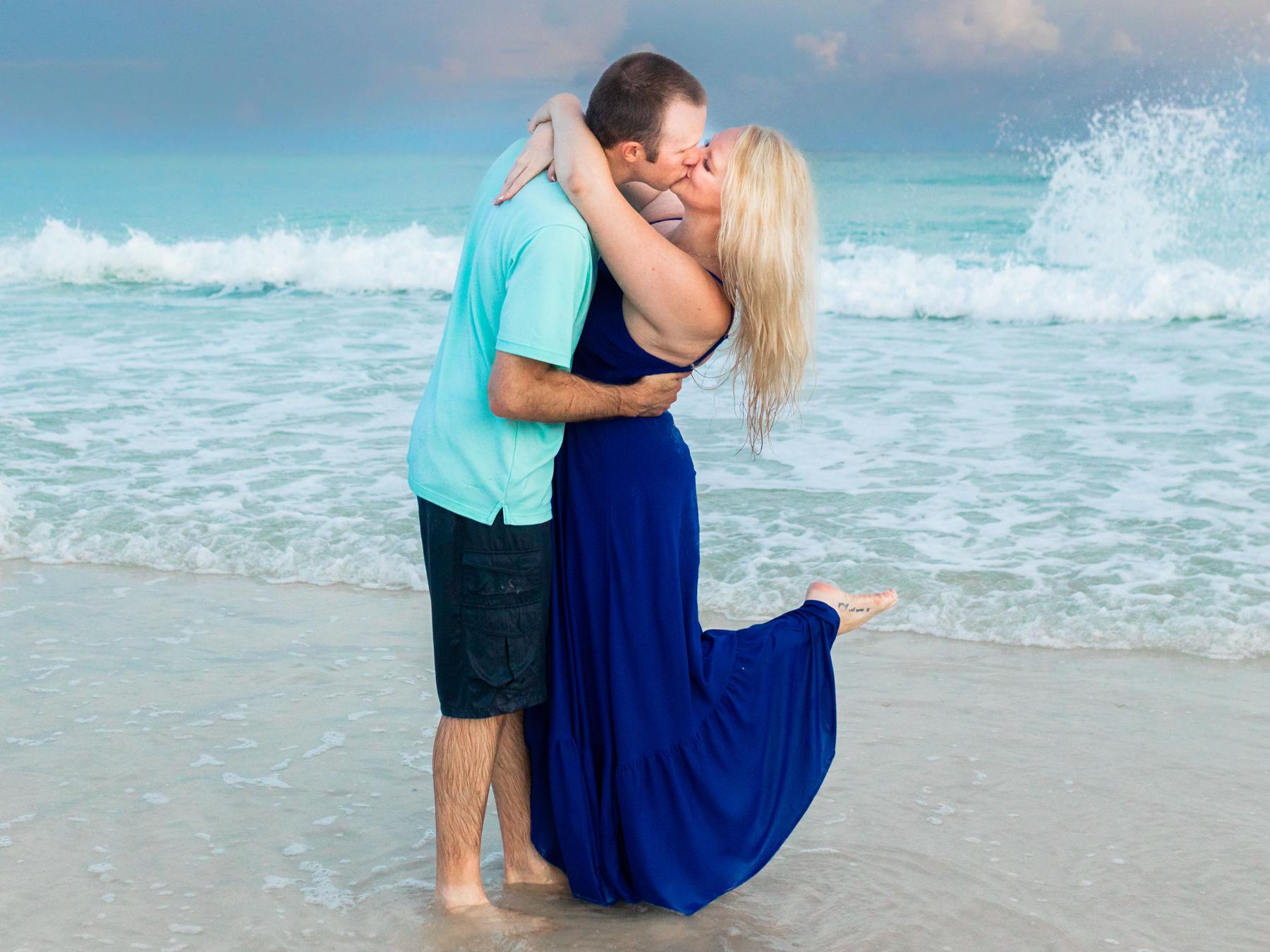 The Wedding Website of Lindsay Heaton and Tucker Heaton