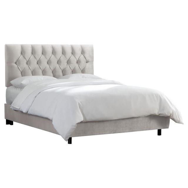 Queen Edwardian Tufted Bed Velvet Mystere Dove - Skyline Furniture