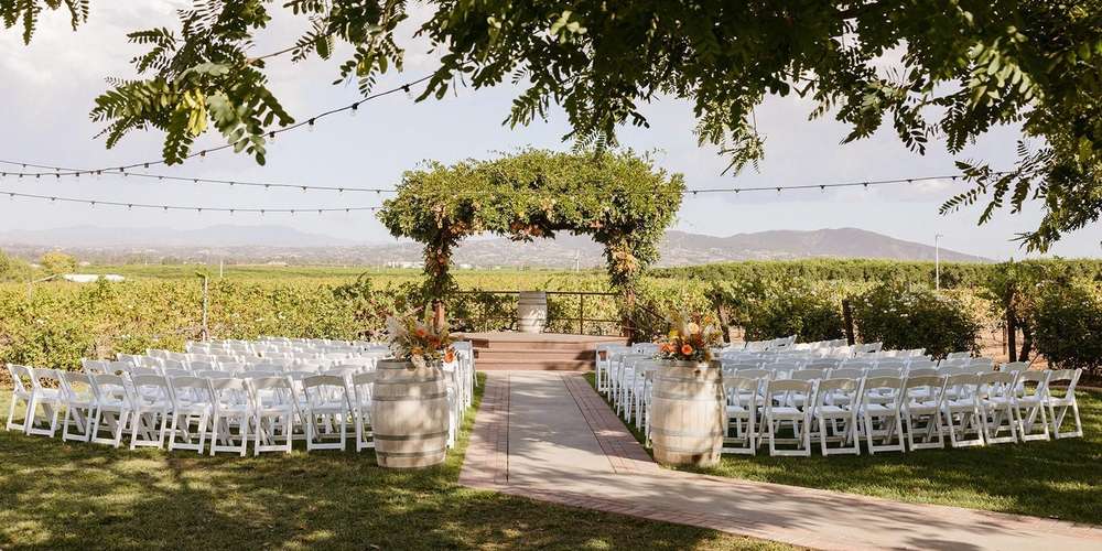 Lorimar Vineyards And Winery Wedding Venues Zola