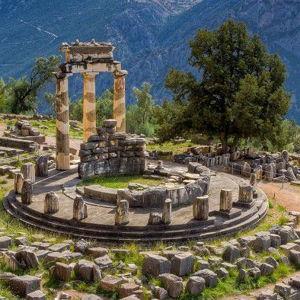 Hiking the Immortals' Delos