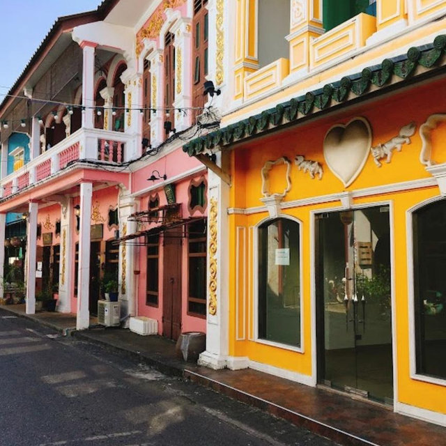 Breakfast in Old Town Phuket