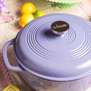 Essential Enamel Dutch Oven - 7.5 QT / Lilac