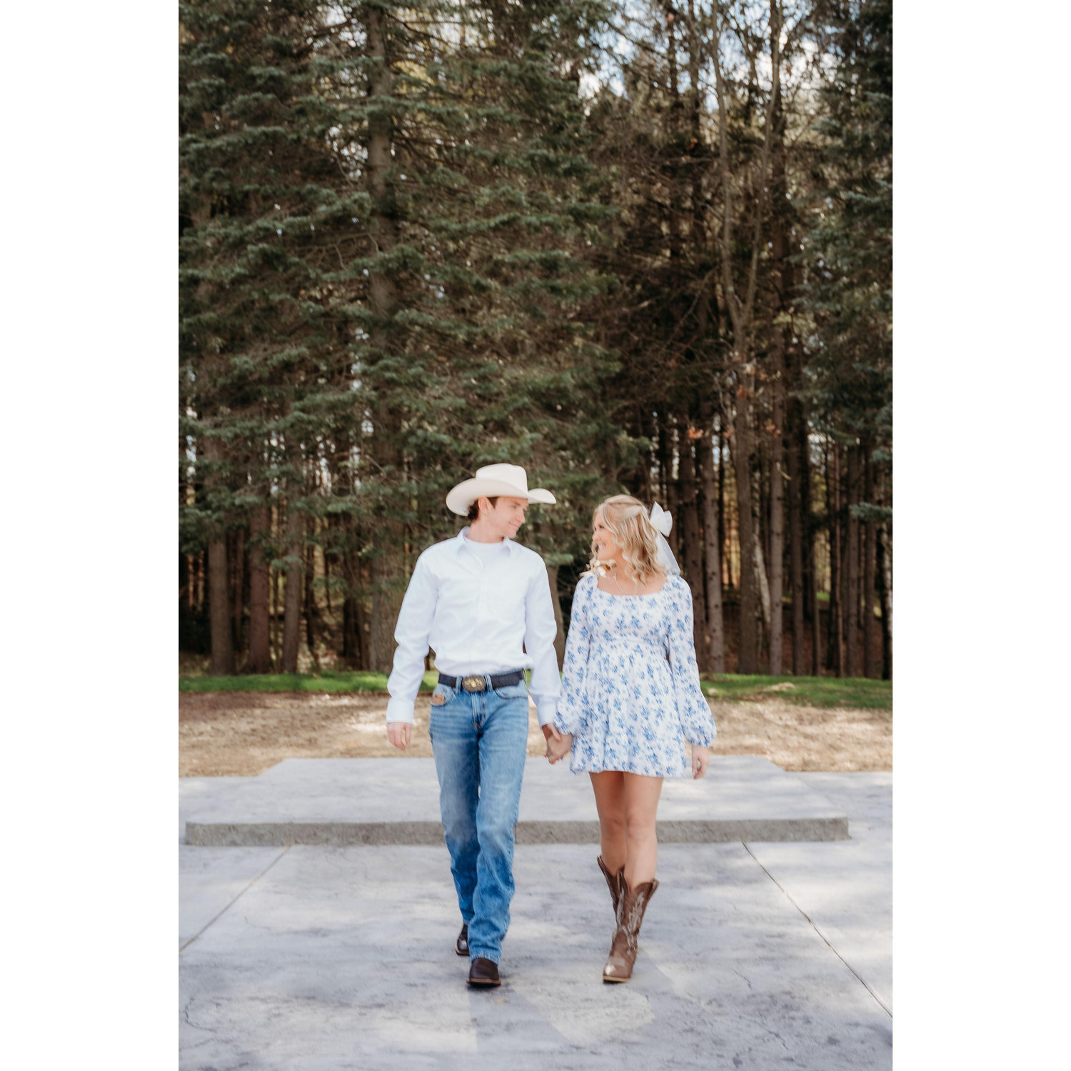 Engagement Photos - Lily Baker Photography