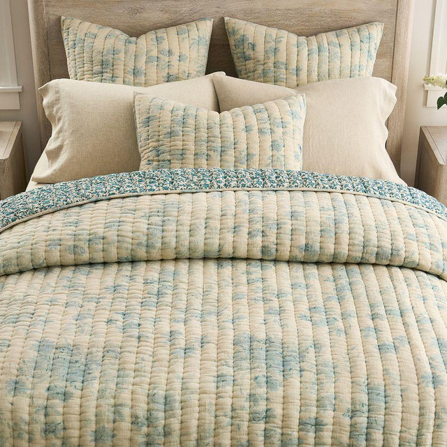 Floral Cloud Reversible Quilt, Blue Multi, Full/Queen