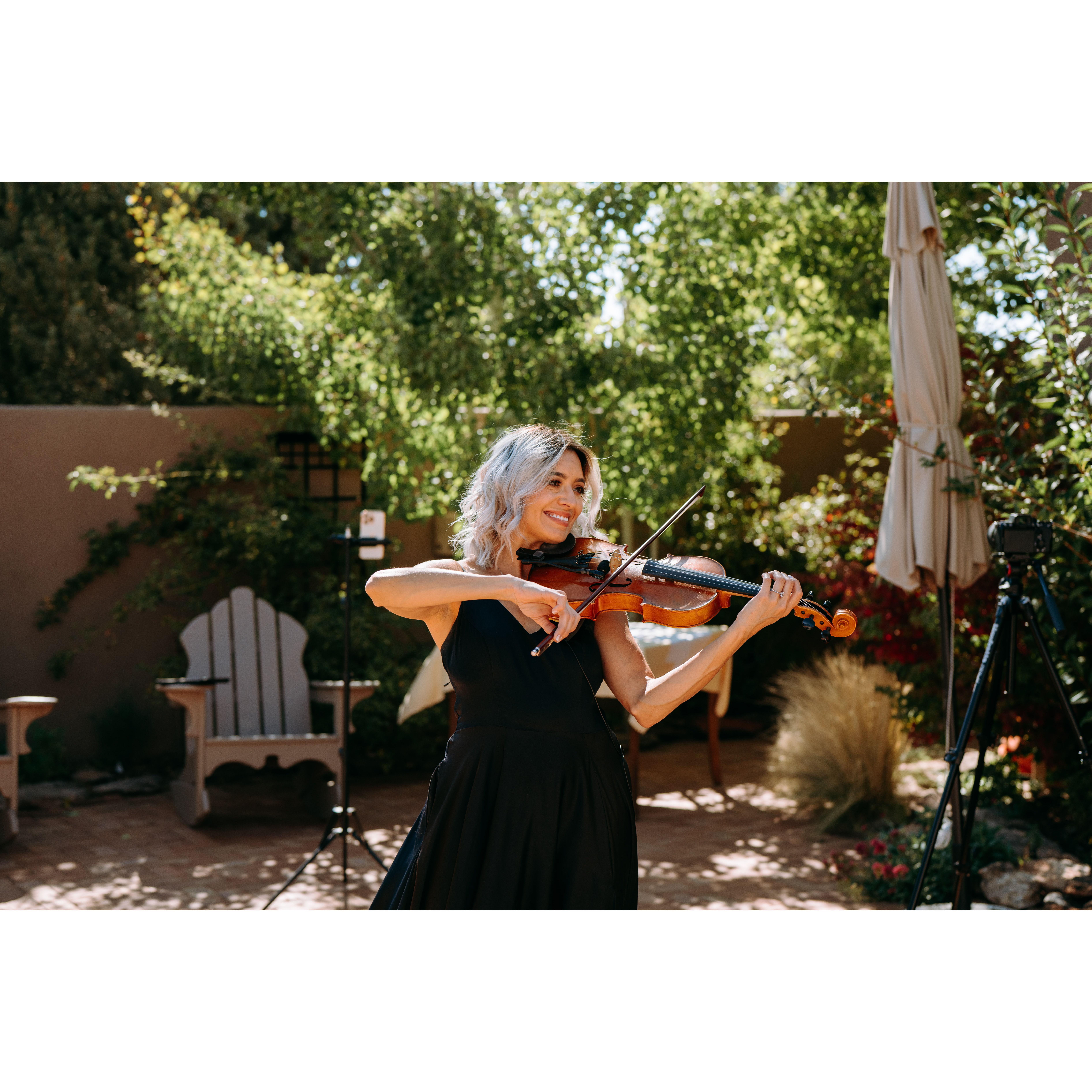 Local Santa Fe violinist, Rachel Kelli