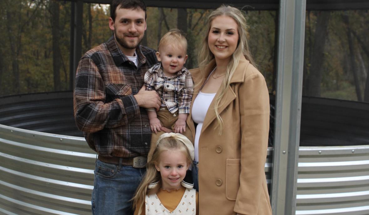 The Wedding Website of Melissa Pfeiffer and Lukas Furlong