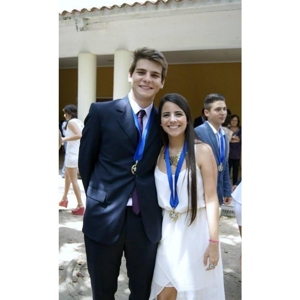 Un día después de esta foto, nos convertimos en novios