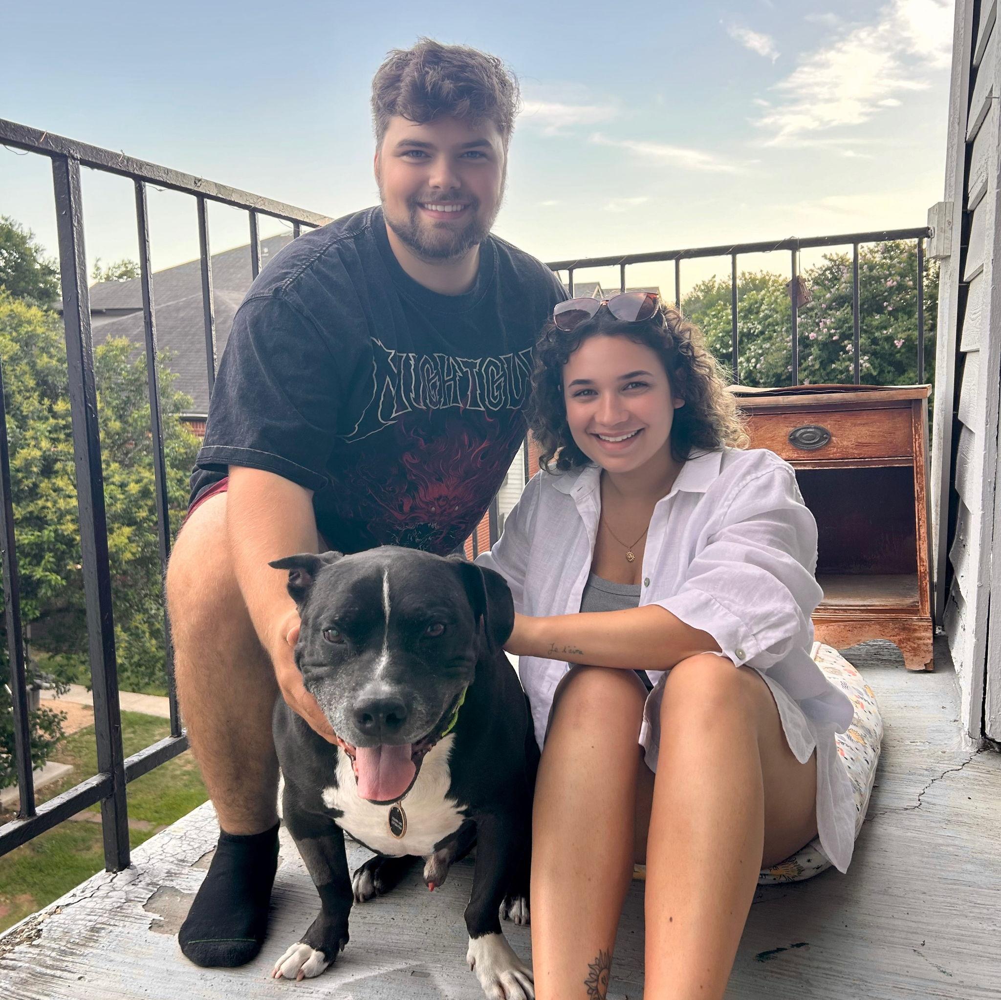 This picture was taken at our first apartment in San Marcos. It was taken by Fanny, my childhood bff. 📸❤️