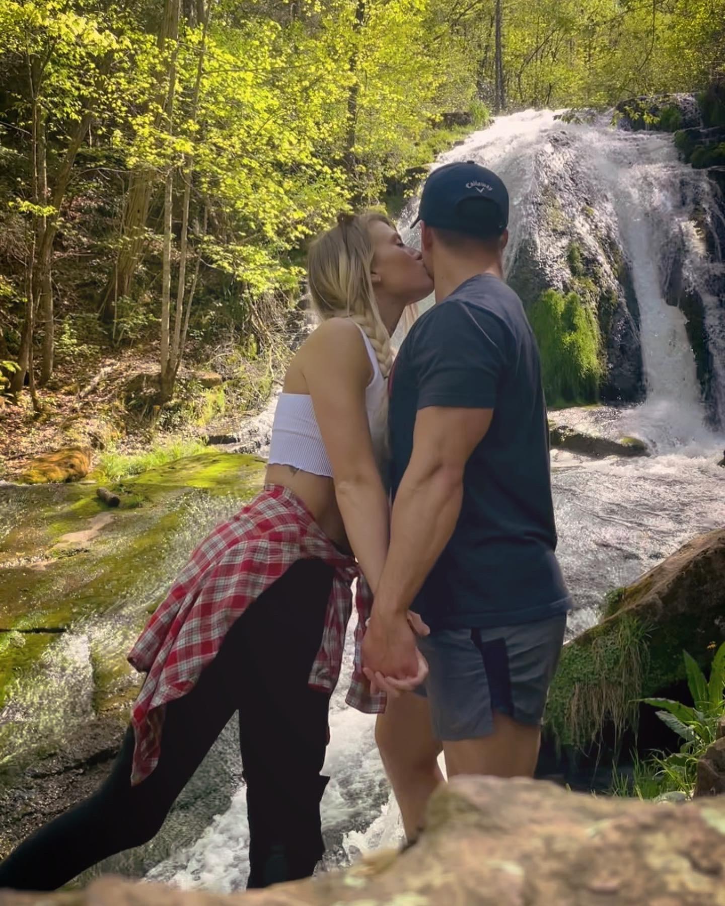 The Wedding Website of Christina Feazell and Lander Shiff