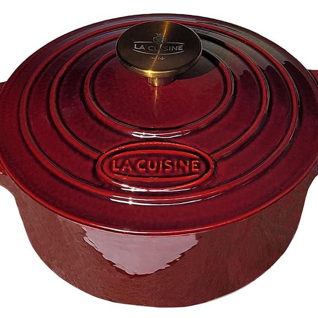 La Cuisine Enameled Cast Iron Dutch Oven Casserole Dish Pot with Lid, 2.1 QT 7.9“ /20cm Dia. Internal Matte Black Enamel Coating, Gold-Plated SS Lid Handle Oven Safe up to 500° F, Cranberry