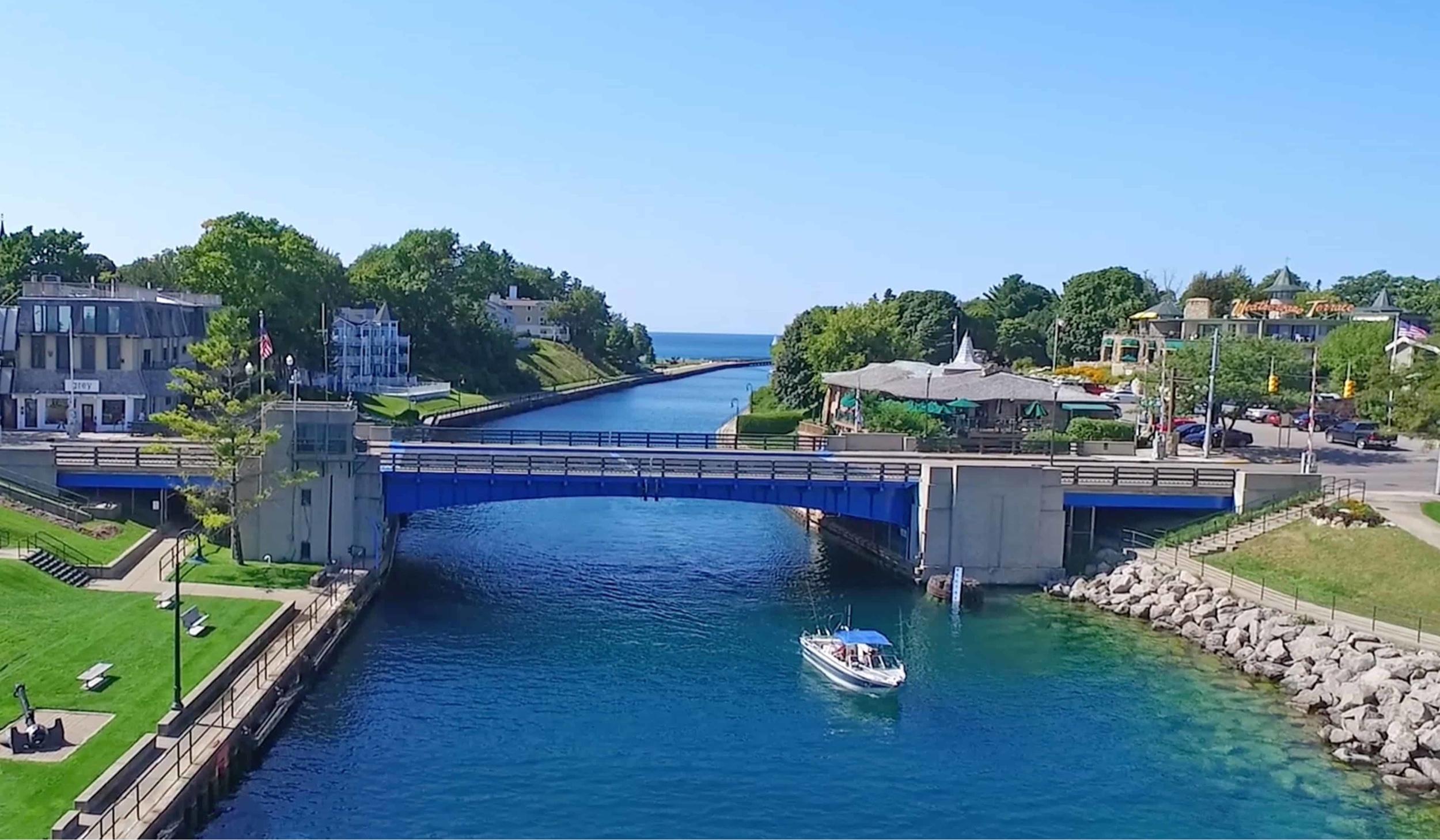 The Wedding Website of Danny Nesburg and Allie Dyer