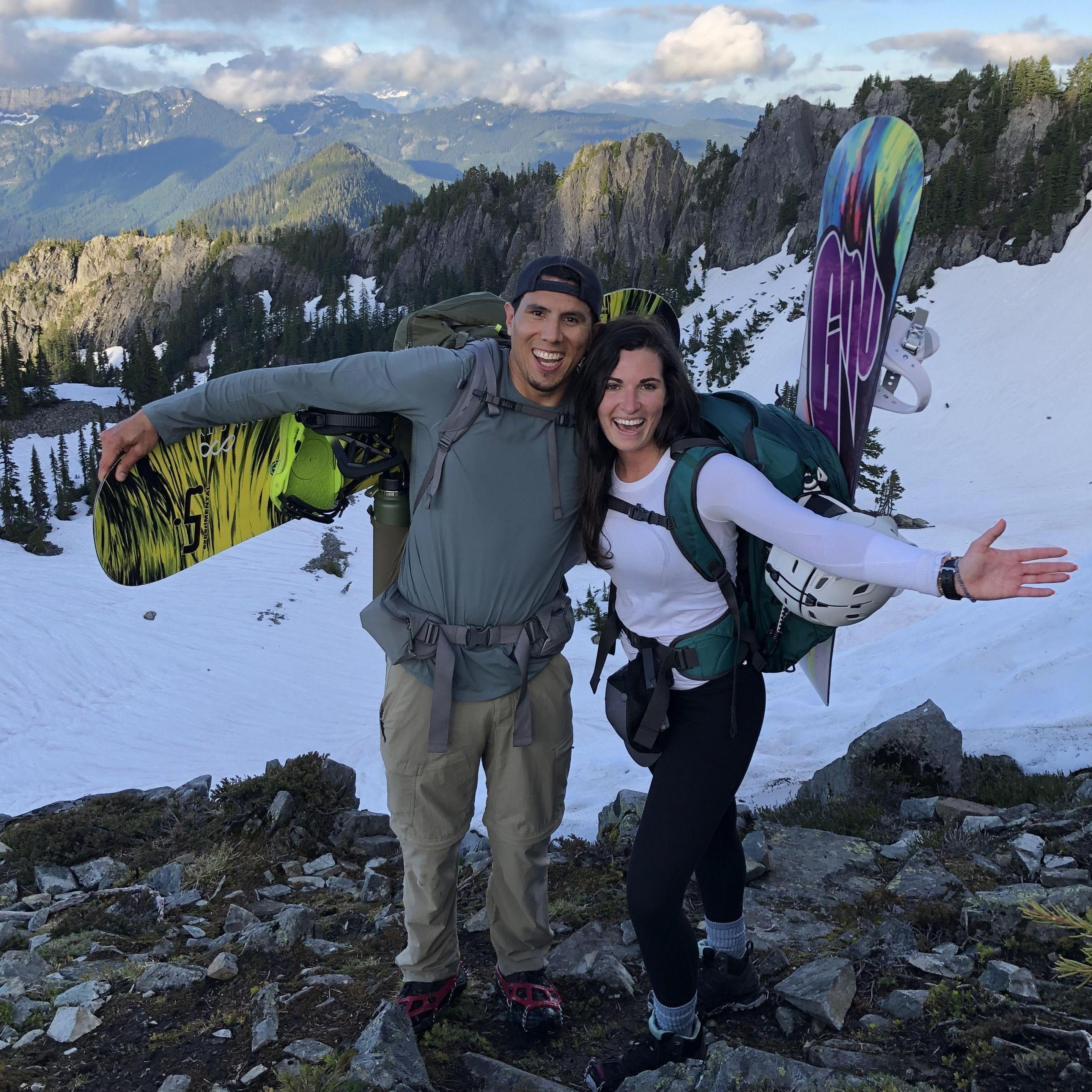 A little back country riding 🏂 with some friends in Snoqualmie