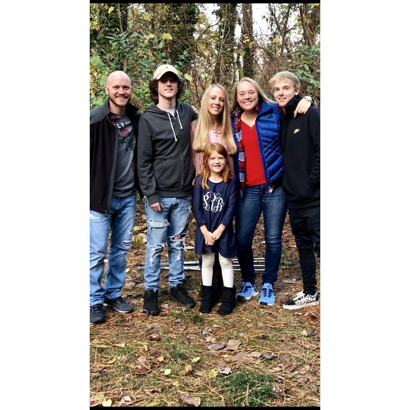 Thanksgiving 2018...the whole family ❤️