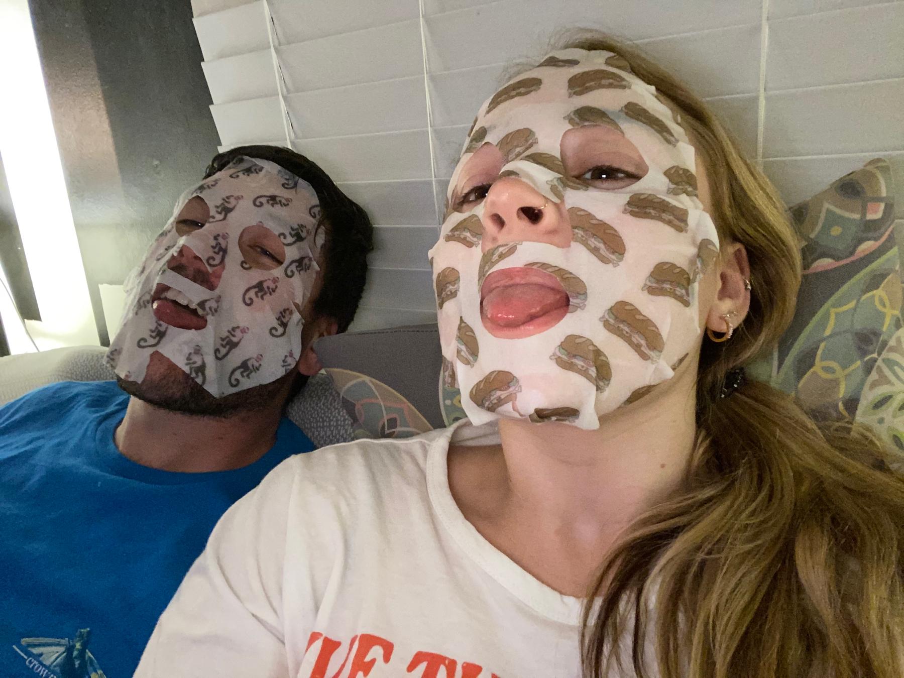 Self care in Friends (tv show) face masks. 2021