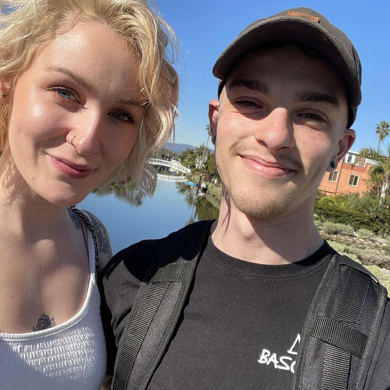 December 2021 - Walking to Venice Beach, CA. 🐚