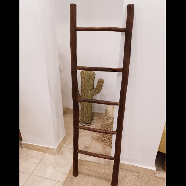 Handmade Eucalyptus Wood Blanket Ladder: Rustic Quilt & Towel Rack