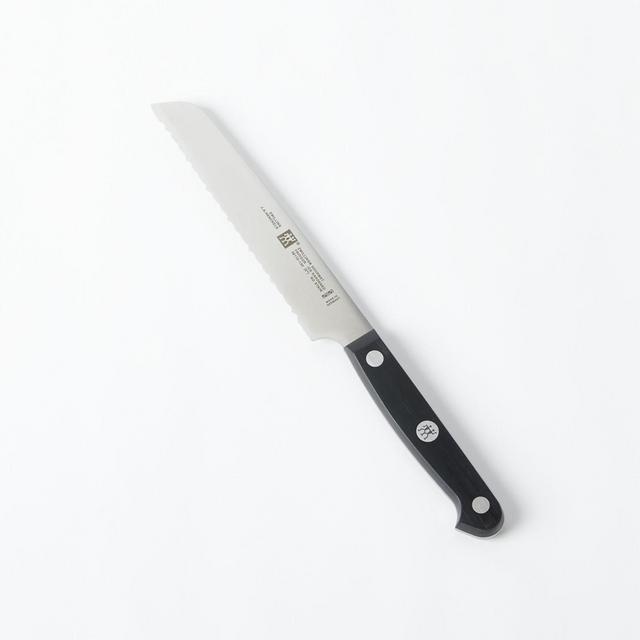 ZWILLING ® J.A. Henckels Gourmet 5" Serrated Utility Knife
