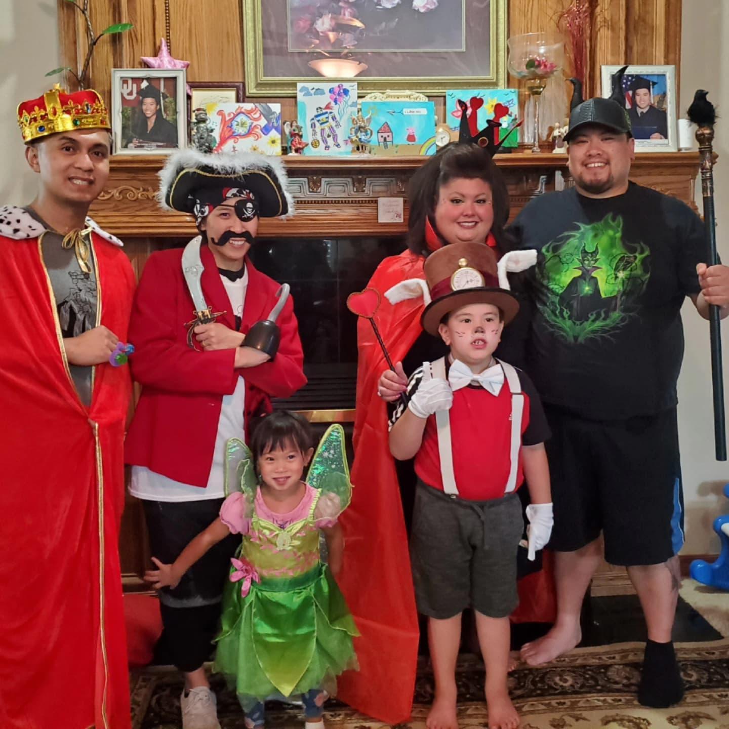 Dress-up Villainous with  Jessie, Bryan, Sarah and Landon!  <3