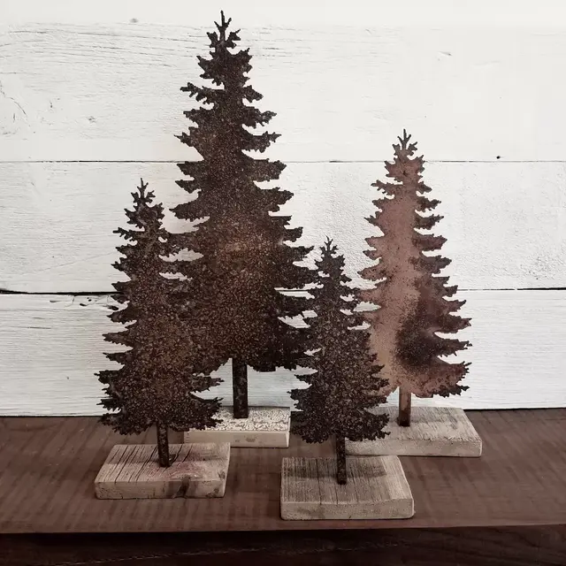Rusty Metal Evergreen Tree Stand Set