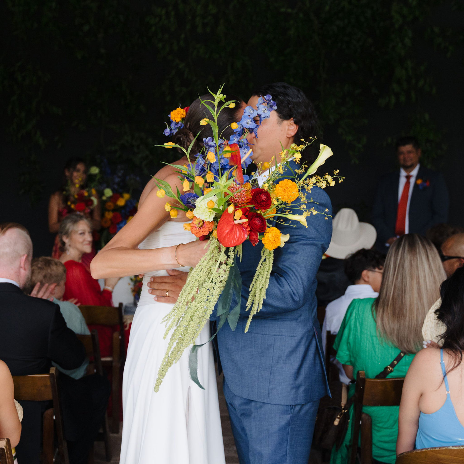 "It is my pleasure to introduce, for the first time, Mr. and Mrs. Benjamín Gomez."
