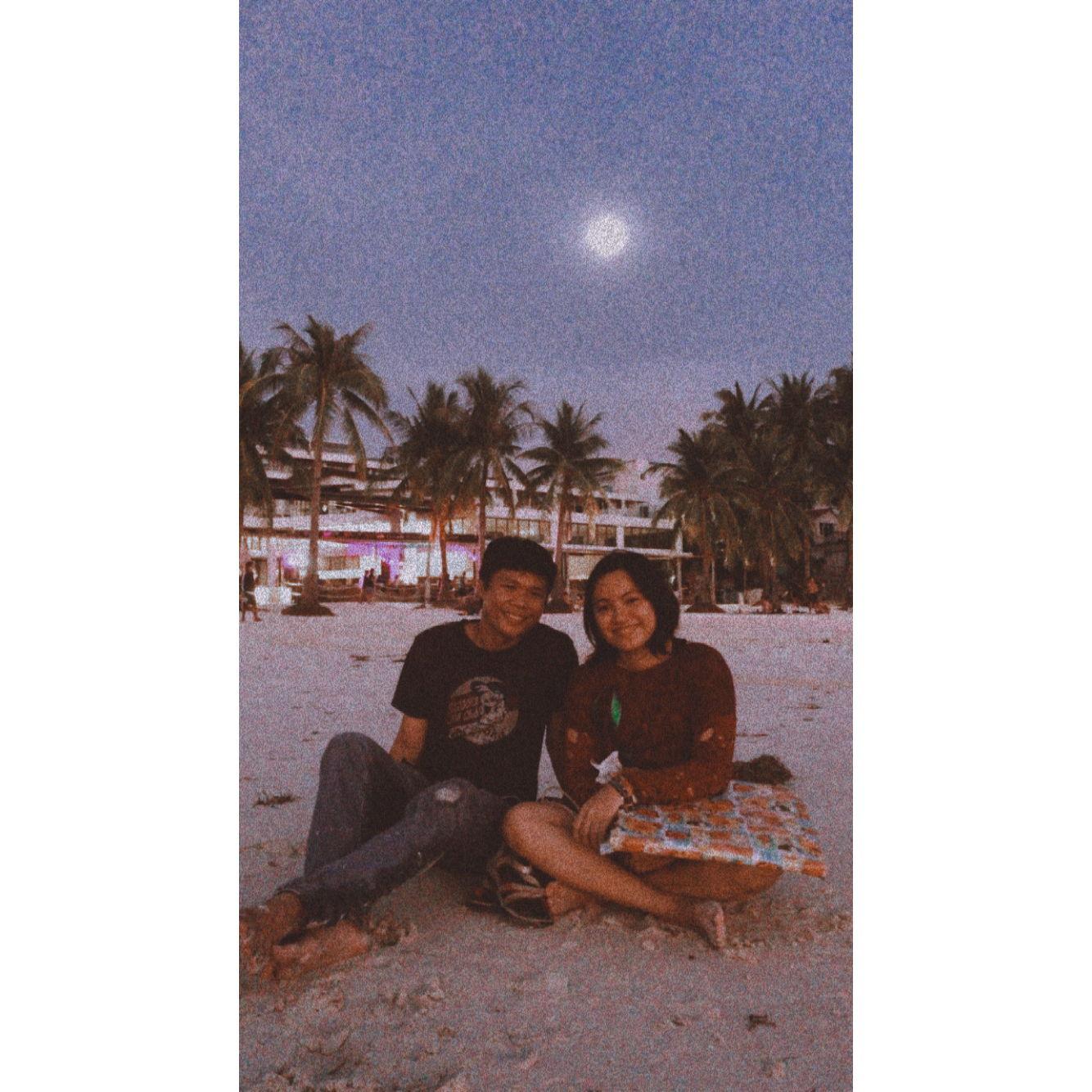 our first date in-person 💕 carlo drove all the way to boracay during the pandemic to meet me and my mom. Jehovah granted us a beautiful sunset and the moon shining behind us. - gia