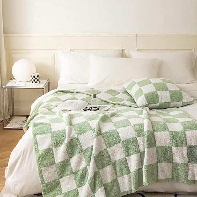 Ultra-Soft Buffalo Checkerboard Grid Fluffy Microfiber Knitted Throw Blanket Super Cozy Lightweight Checkered Bed Blanket for Sofa Couch Bed Matcha 51"X63"