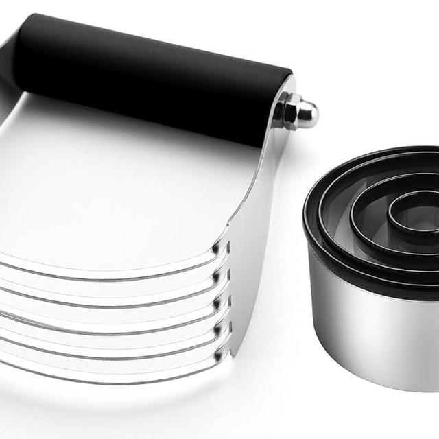 Spring Chef Large Dough Blender & Biscuit Cutter Set, Heavy Duty Stainless Steel Professional Pastry Cutter, Soft Grip, Black