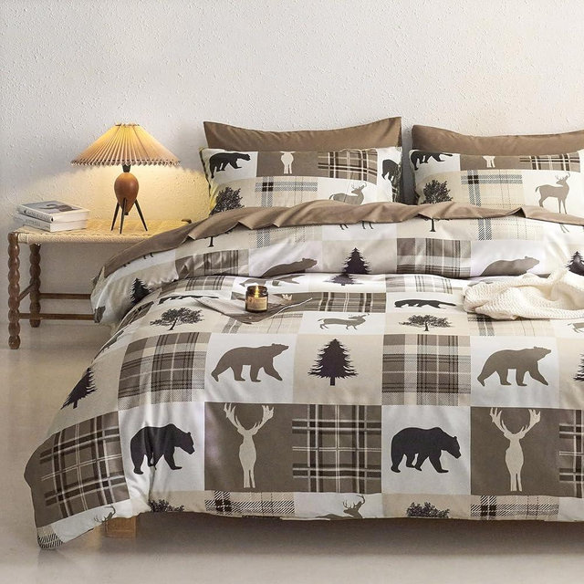 Wake In Cloud - Rustic Comforter Set, Cabin Christmas Lodge Western Country Bear Deer Moose Woodland RV Outdoor Theme, Soft Lightweight Bedding, 3 Pieces, Taupe, California King Size