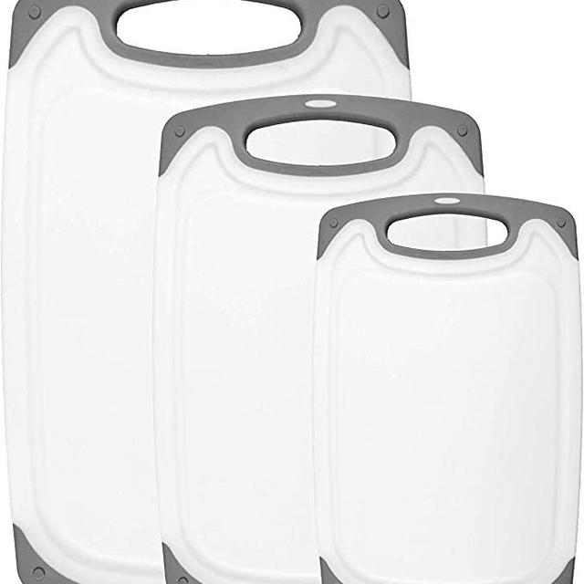 HOMWE Kitchen Cutting Board (3-Piece Set) - Juice Grooves with Easy-Grip Handles - BPA-Free, Non-Porous, Dishwasher Safe - Multiple Sizes (Gray)