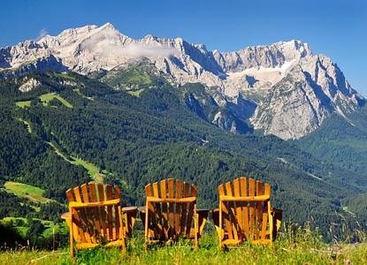 The Wedding Website of Amanda Post and John Dendor