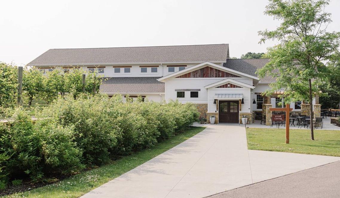 The Wedding Website of Keegan Oak and Alexa Baker
