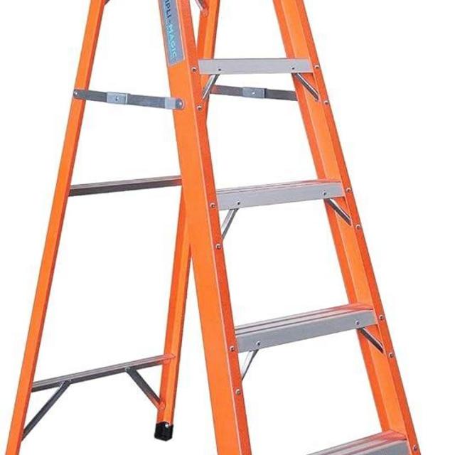 6-Foot Fiberglass Step Ladder, 250 Pound Capacity